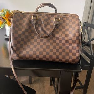 Louis Vuitton Medium Speedy Damier